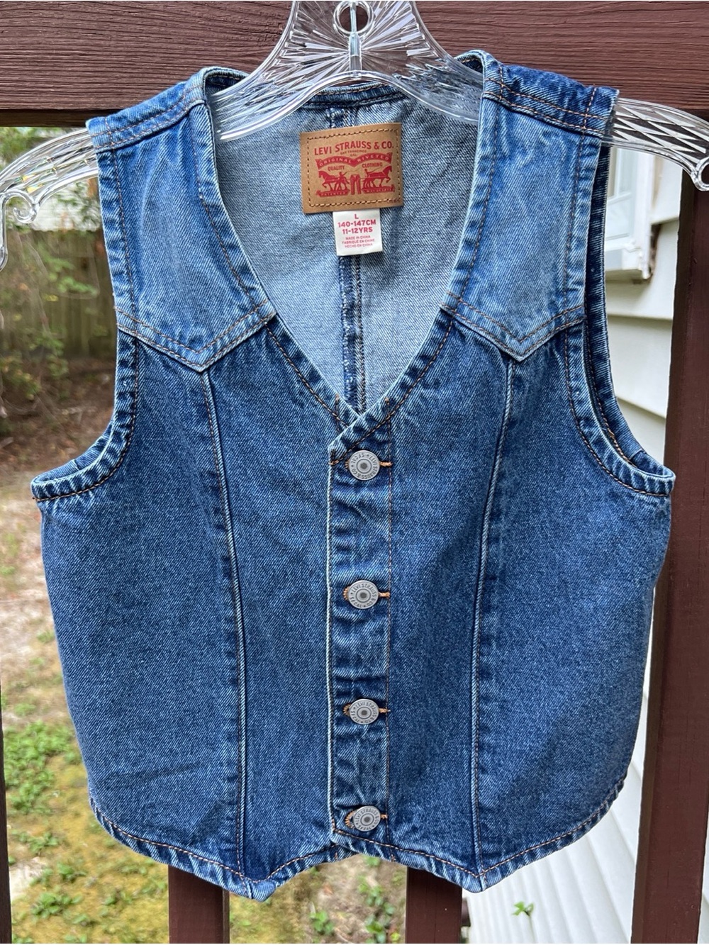 Levis Rodeo Two Tone Blue Wash Denim Vest 100% Cotton MSRP:$50|Girls:L •11-12YRS